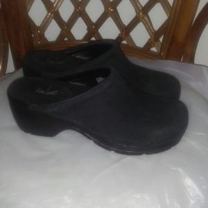 Women White Mountain clogs